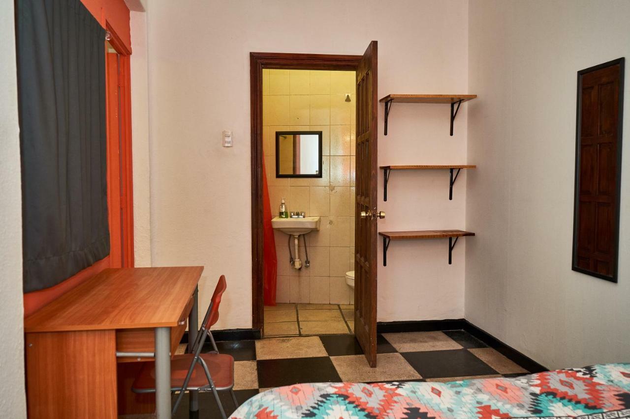 Hostal Americana Гвадалахара Екстер'єр фото
